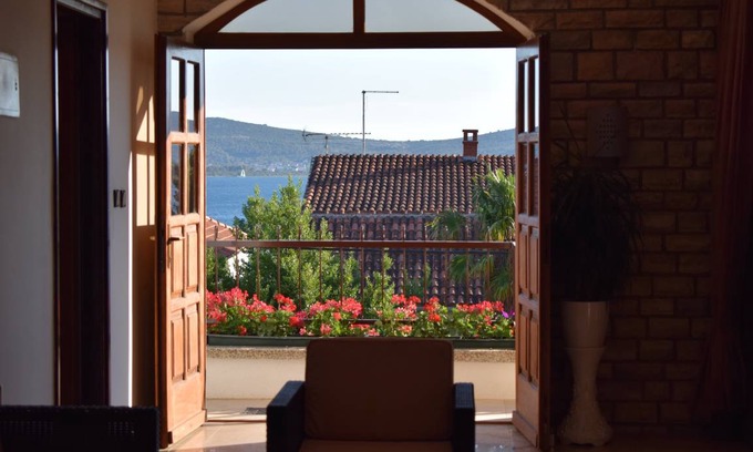 Sveti Filip i Jakov Apartment | 105 m² Apartment ∙ 3 bedrooms ∙ 8 guests