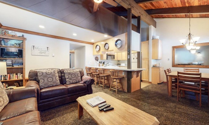 Sierra Holiday Condo | 107 m² Condo ∙ 2 bedrooms ∙ 8 guests