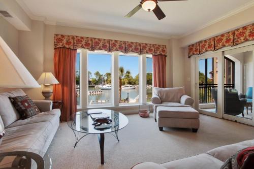Shelter Cove Villa | 109 Main Sail