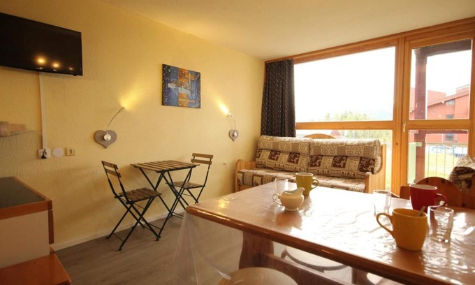 Arc-1800 Apartment | 10m from ski slopes, 1st floor, view valley, balcony, tv, 33m², Les Arcs