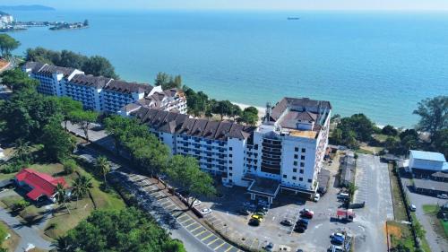 Si Rusa House | 10pax GFloor 2R2B DUAL-KEY SEASIDE, WATERSPORT, FREE BBQ Set, Pool, Wifi, 50"TV