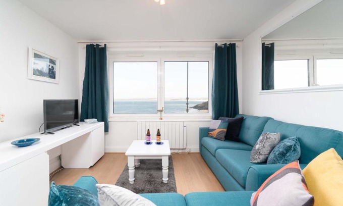 St Ives House | 11 Carrack Widden