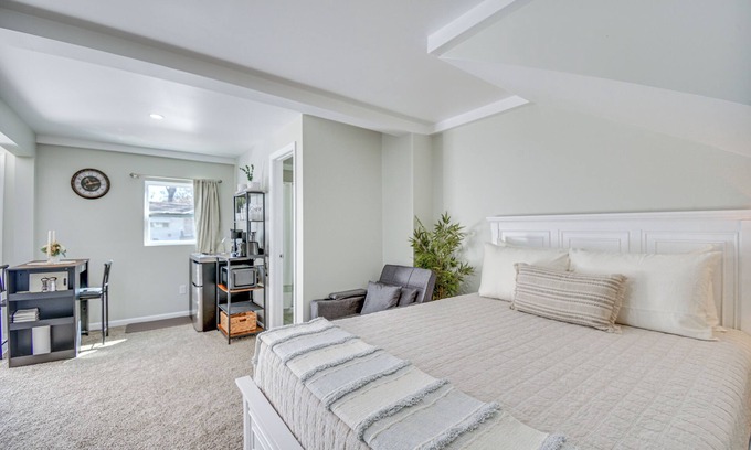 Northwest Apartment | 11 Mi to Virginia Beach Boardwalk: Studio Retreat!