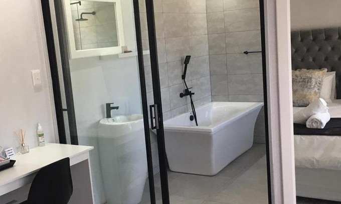 Beacon Bay House | 11 On Grace