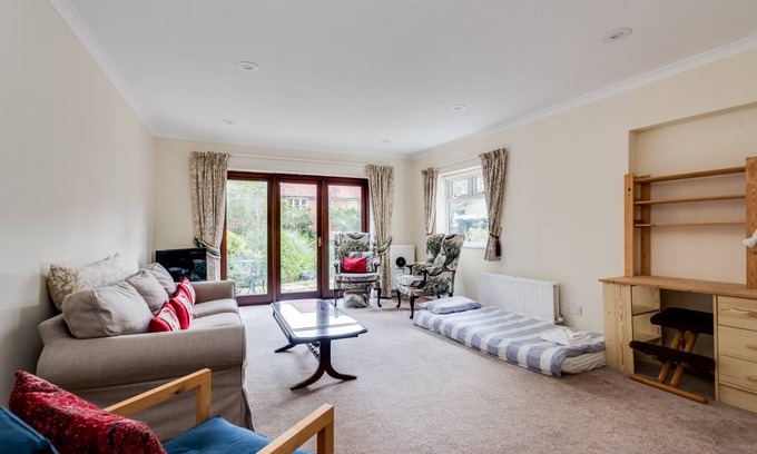 Yarnton Apartment | 112 m² Apartment ∙ 1 bedroom ∙ 3 guests