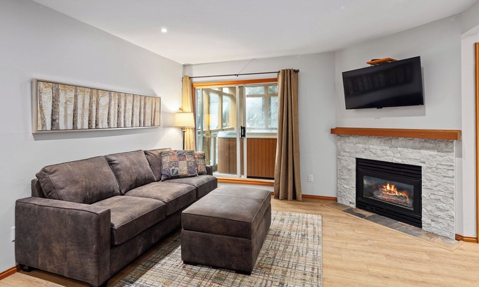Village North House | 113 Glaciers Reach a 2br with hot tub & pool in Whistler Village