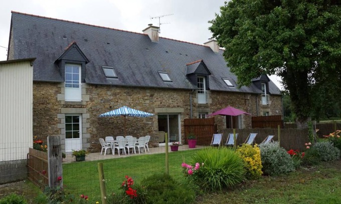 Roz-sur-Couesnon House | 113 m² Gîte ∙ 4 bedrooms ∙ 8 guests