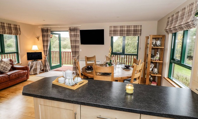 Belturbet Cottage | 12 CORNADARRAGH, pet friendly in Belturbet, County Cavan