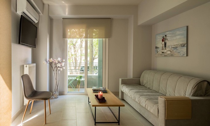 Kinosargous Apartment | 12 Keys Athens Apartments