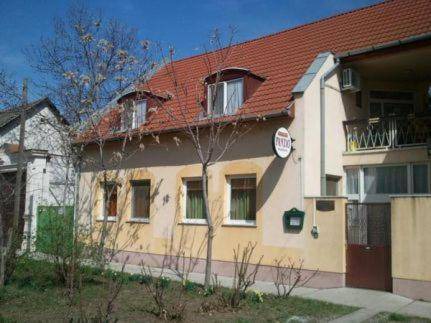 Szentes Bed & Breakfast | 12 m² Bed and breakfast ∙ 4 guests