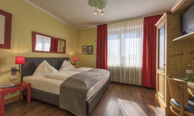 Itzling Hotel | 12 m² Hotel ∙ 1 bedroom ∙ 1 guest