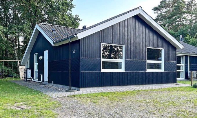 Fjellerup Strand House | 12 person holiday home in Glesborg