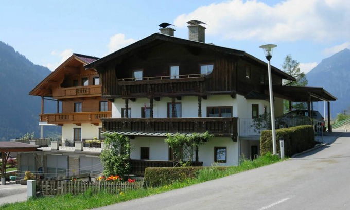 Bruck am Ziller Apartment | 120 m² Apartment ∙ 4 bedrooms ∙ 10 guests