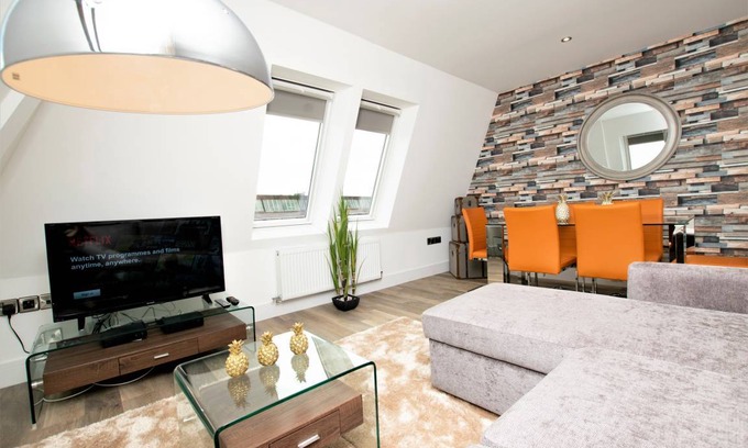 Bristol Villa | 120 m² Villa ∙ 2 bedrooms ∙ 6 guests