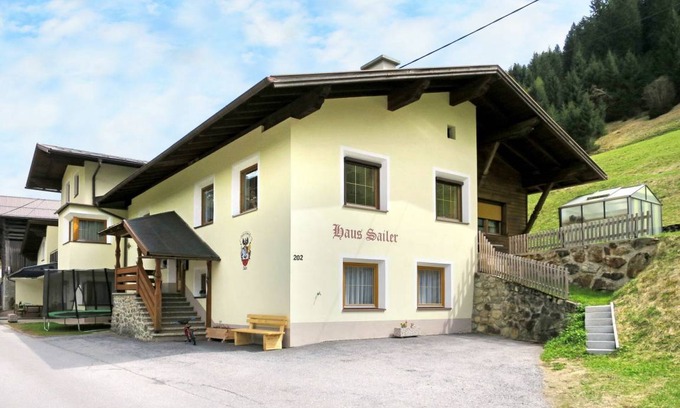 See Apartment | 125 m² Apartment ∙ 5 bedrooms ∙ 11 guests