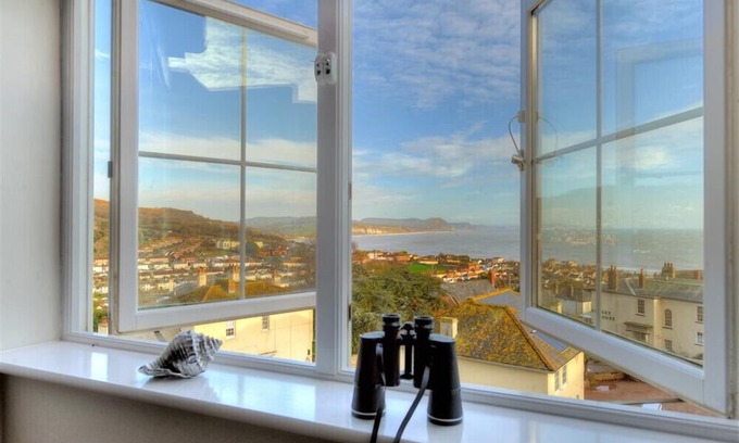 Lyme Regis Apartment | 13 Buckfields in Lyme Regis