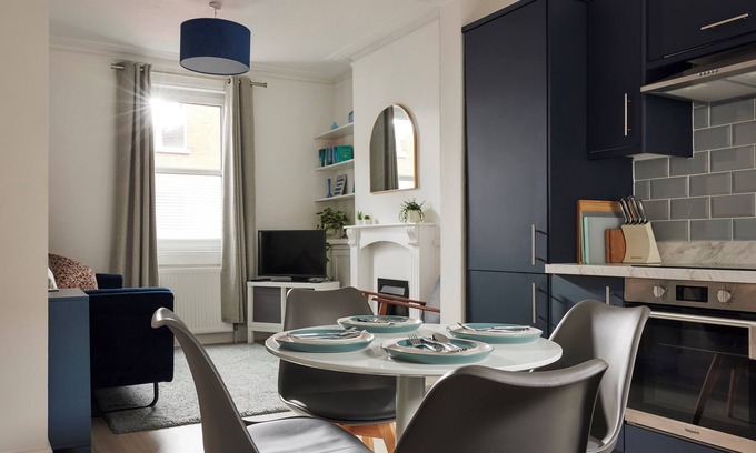 Exeter Cottage | 13 OXFORD STREET, pet friendly, character holiday cottage in Exeter