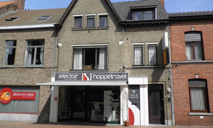 Poperinge Apartment | 130 m² Apartment ∙ 3 bedrooms ∙ 8 guests