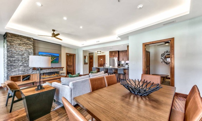 Lakeside Park Condo | 131 m² Condo ∙ 2 bedrooms ∙ 6 guests