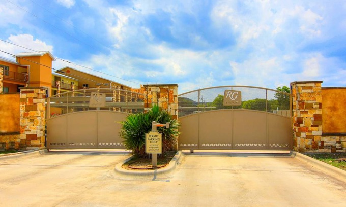 New Braunfels Condo | 131 m² Condo ∙ 3 bedrooms ∙ 6 guests