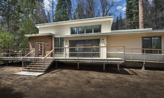 North Wawona Cabin | 133 m² Cabin ∙ 3 bedrooms ∙ 6 guests