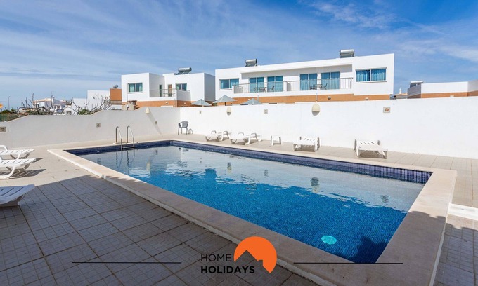 Albufeira Ski Chalet | #133 Vila Dias 1 by Home Holidays