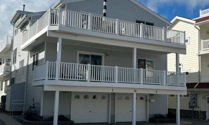 Townsend's Inlet Condo | 14 77th Street Front Unit