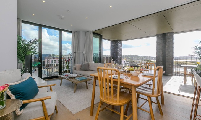 Hayle Apartment | 14 An Garth– Sleeps 4 – On-Site Parking for One Car – Estuary Views