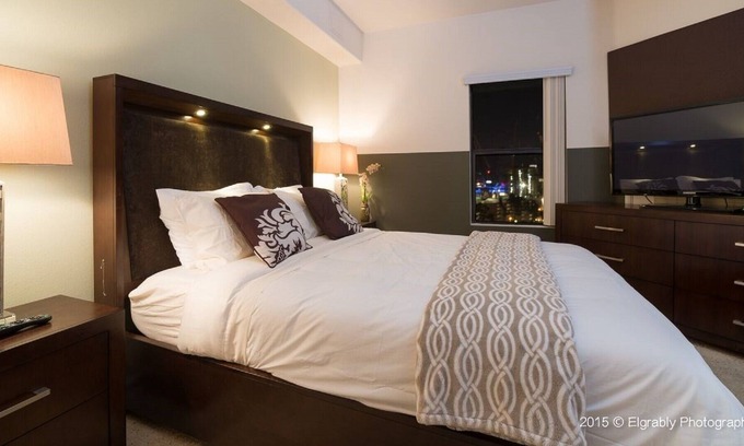 City West Apartment | #140207 Executive Suite w/2 parking spaces