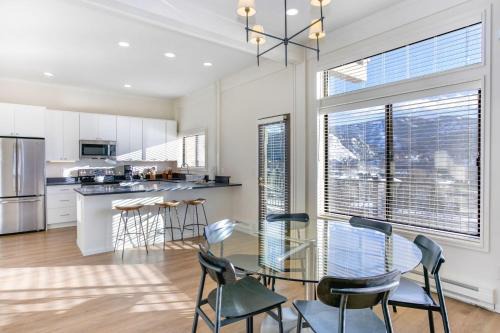 Mountain Star House | 15 Chambertin Townhomes Townhouse