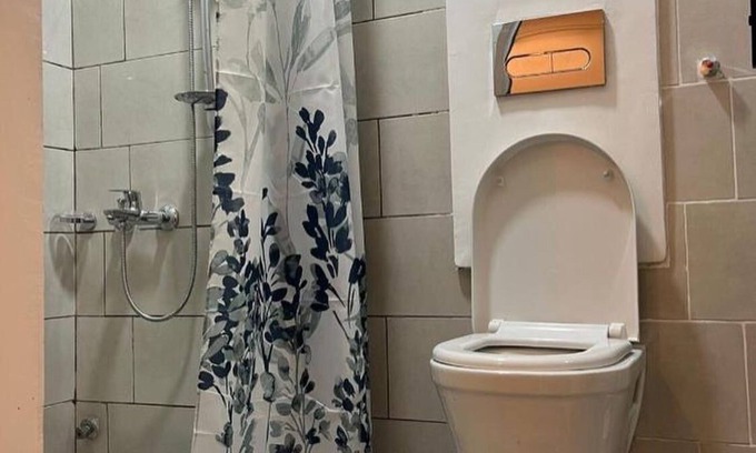 Madina Apartment | 15 minutes drive to the airport, close to Melcom and Pizza Hut.