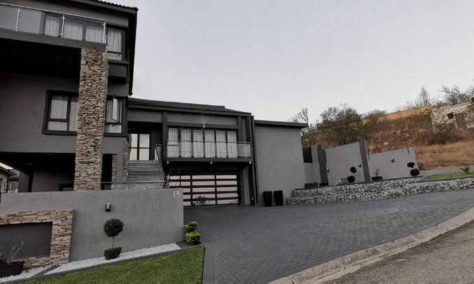 White River House | 15 Mountain View