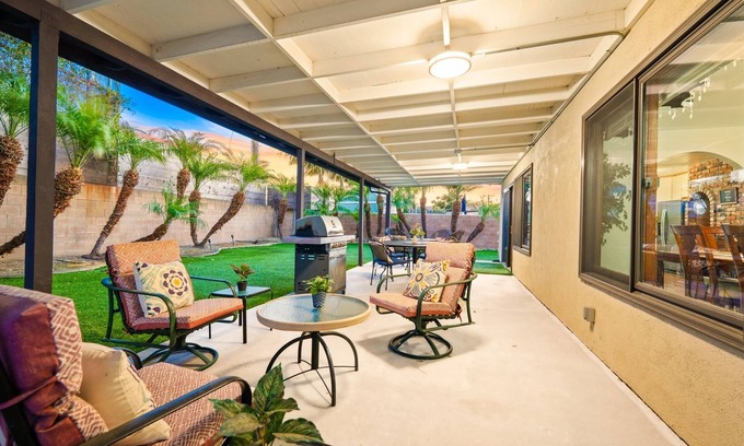 Ventura House | 15% Off December! Comfy Beds, Full AC, Great Patio
