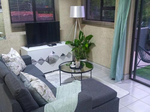 Beacon Bay Apartment | 15 on Kelvin