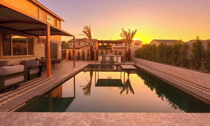 Coachella House | 15 people! 7 bedrooms! 10 beds! Villa Secreta