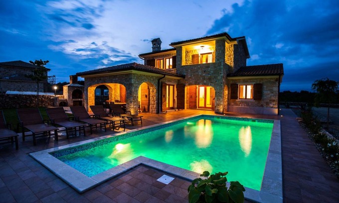 Vrh House | 150 m² House ∙ 3 bedrooms ∙ 8 guests