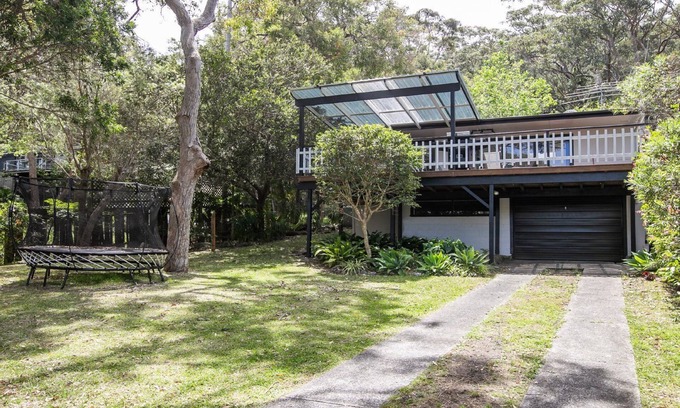 Pearl Beach House | 150mtrs to beach +Trampoline
