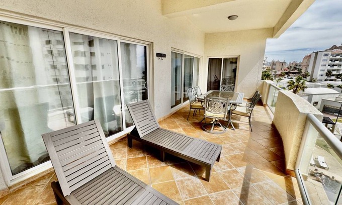 Sandy Beach Condo | 152 m² Condo ∙ 2 bedrooms ∙ 6 guests