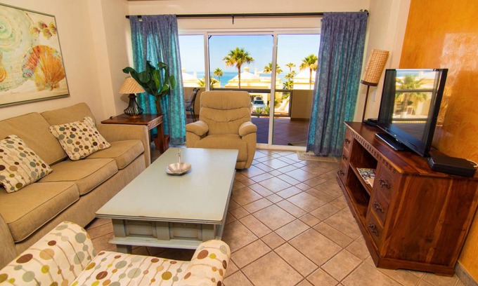 Sandy Beach Condo | 152 m² Condo ∙ 2 bedrooms ∙ 6 guests