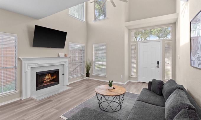 Coppell House | 15mins from DFW/sleeps8/free parking/pet friendly