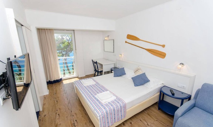 Zivogosce Cabin | 16 m² Private room ∙ 3 guests