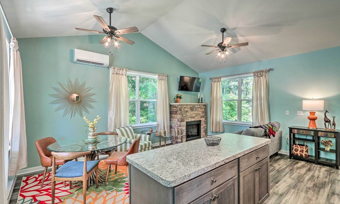 Brodheadsville Cottage | 16 Mi to Ski Slopes! Creekside Poconos Cottage