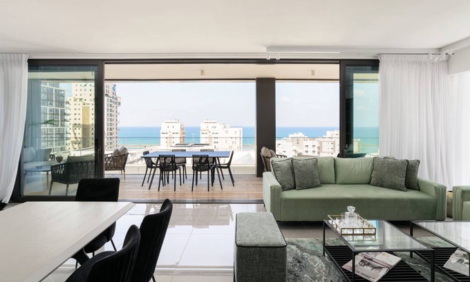 Kerem HaTeimanim Apartment | 160 m² Apartment ∙ 4 bedrooms ∙ 8 guests