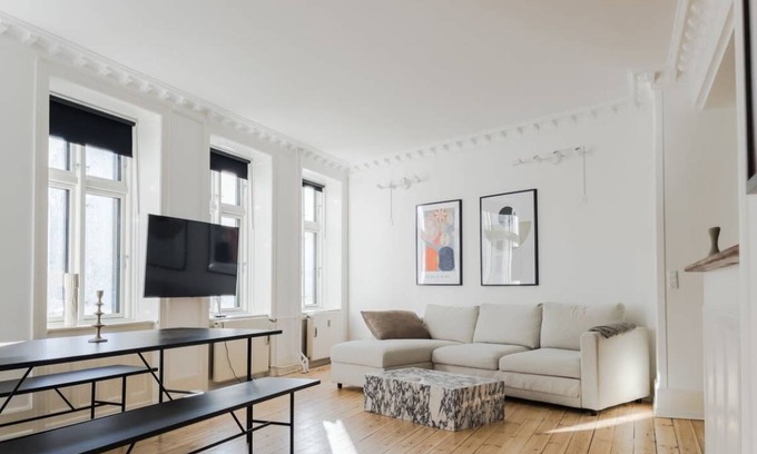 Copenhagen City Centre Apartment | 160 m² Apartment ∙ 3 bedrooms ∙ 8 guests