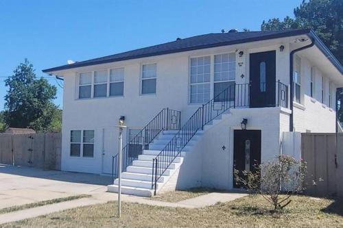 Arabi Apartment | 1609 Esteban St New Orleans/Arabi