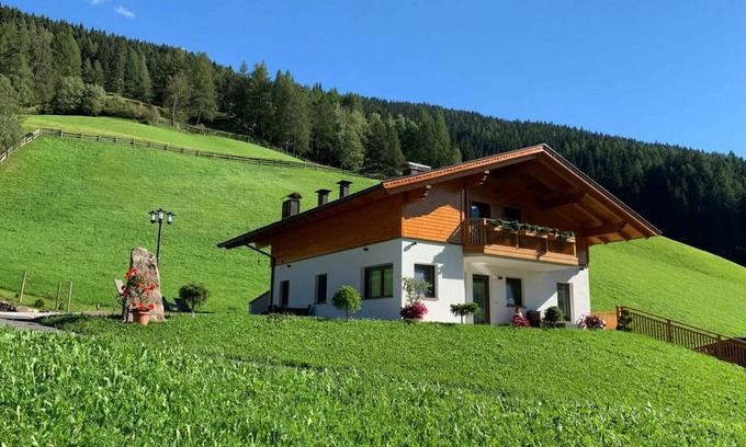 Sarentino Apartment | 169 m² Apartment ∙ 6 bedrooms ∙ 14 guests