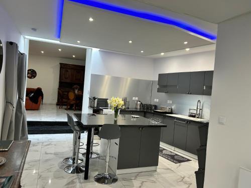 Le Dorat House | 1712Villacarre Holiday Gite