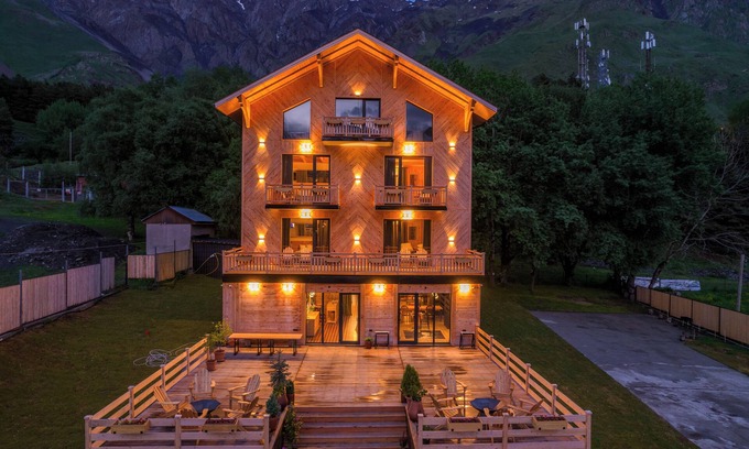 Stepantsminda Hotel | 174o Boutique hotel