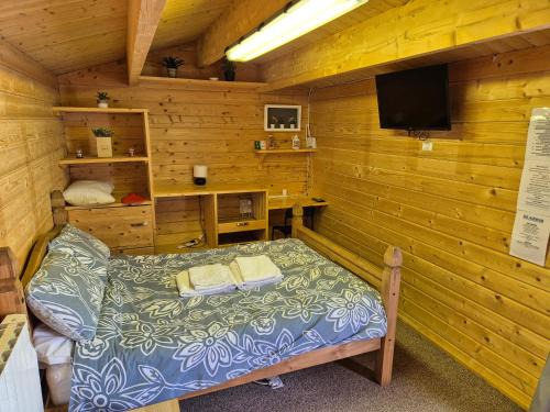 Wexford Ski Chalet | 17b DB Airbnb
