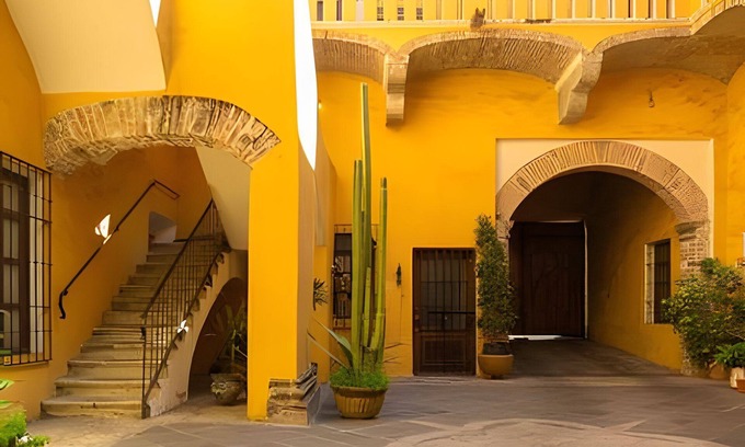 El Carmen House | 17th Century “Casa de la Virgen” | 5Beds + Parking